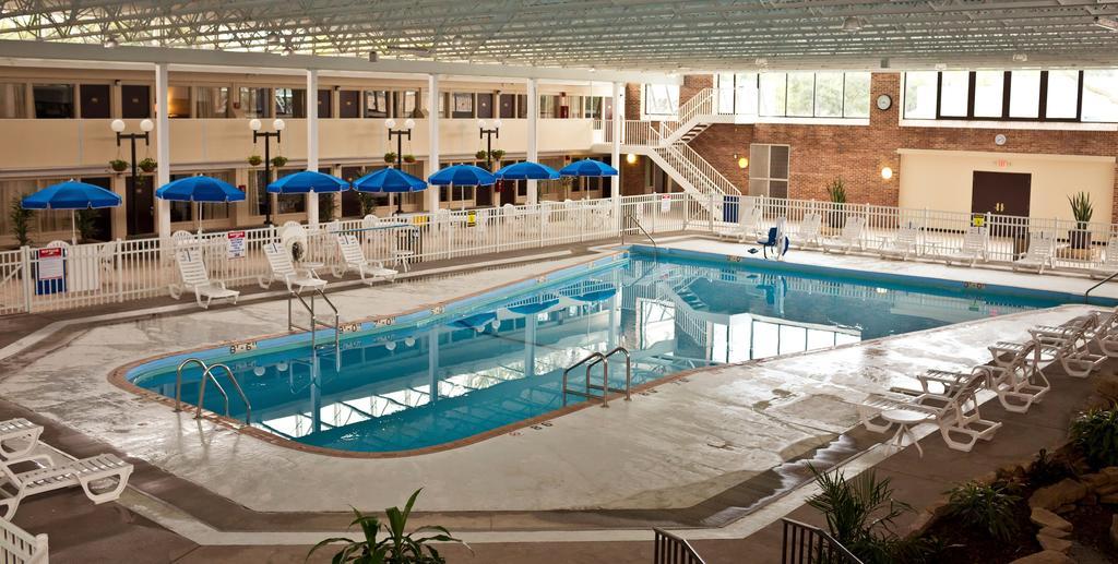 South Beloit Garden Hotel And Conference Center מראה חיצוני תמונה