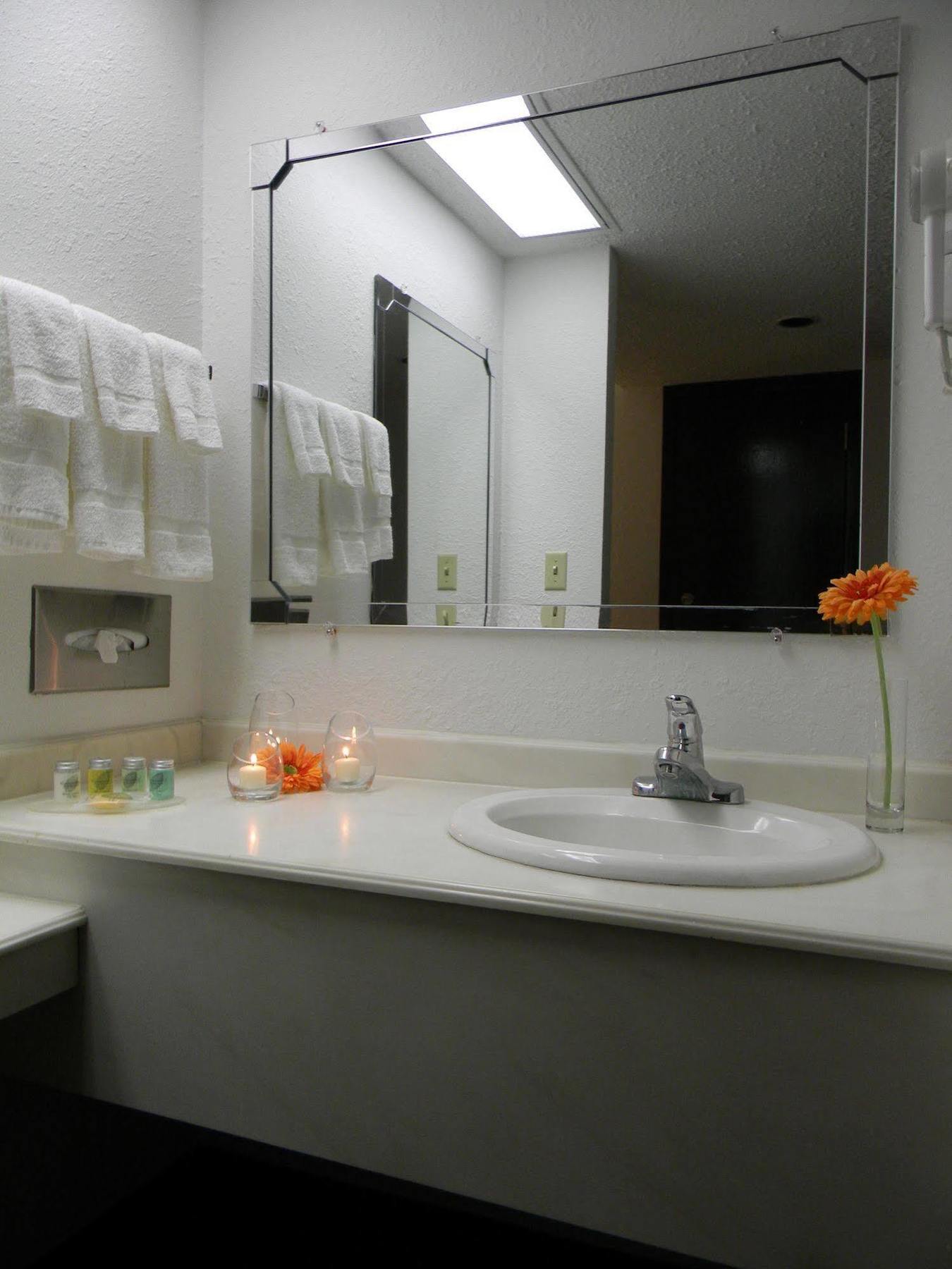 South Beloit Garden Hotel And Conference Center מראה חיצוני תמונה
